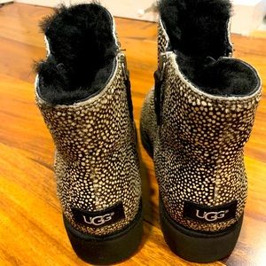 Black & White Women Wedge UGG